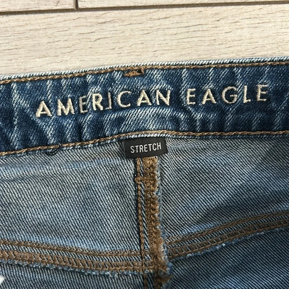 American Eagle MOM jeans size 00 distressed